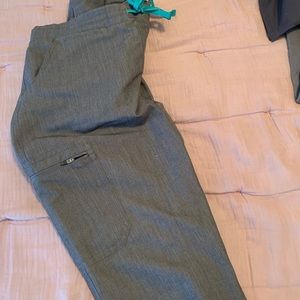 figs S graphite yola scrub pants